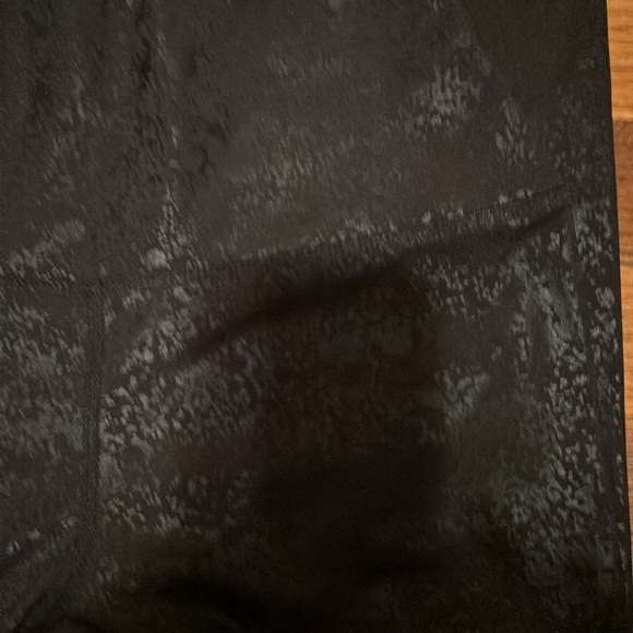 90 Degree by Relfex Textured Leggings - Picture 2 of 3